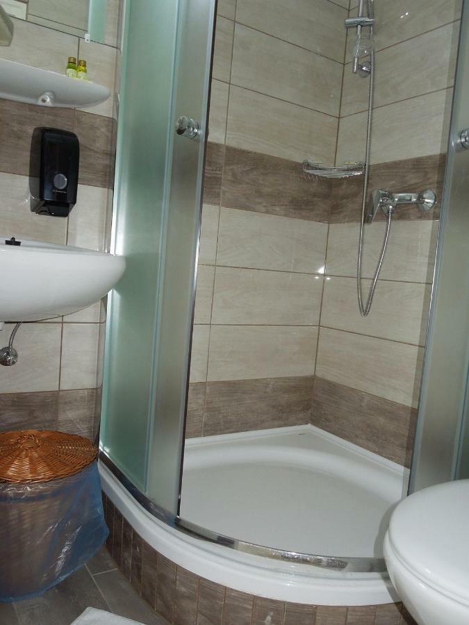 Szlovak Panzio Hotel Бекесксаба Екстериор снимка