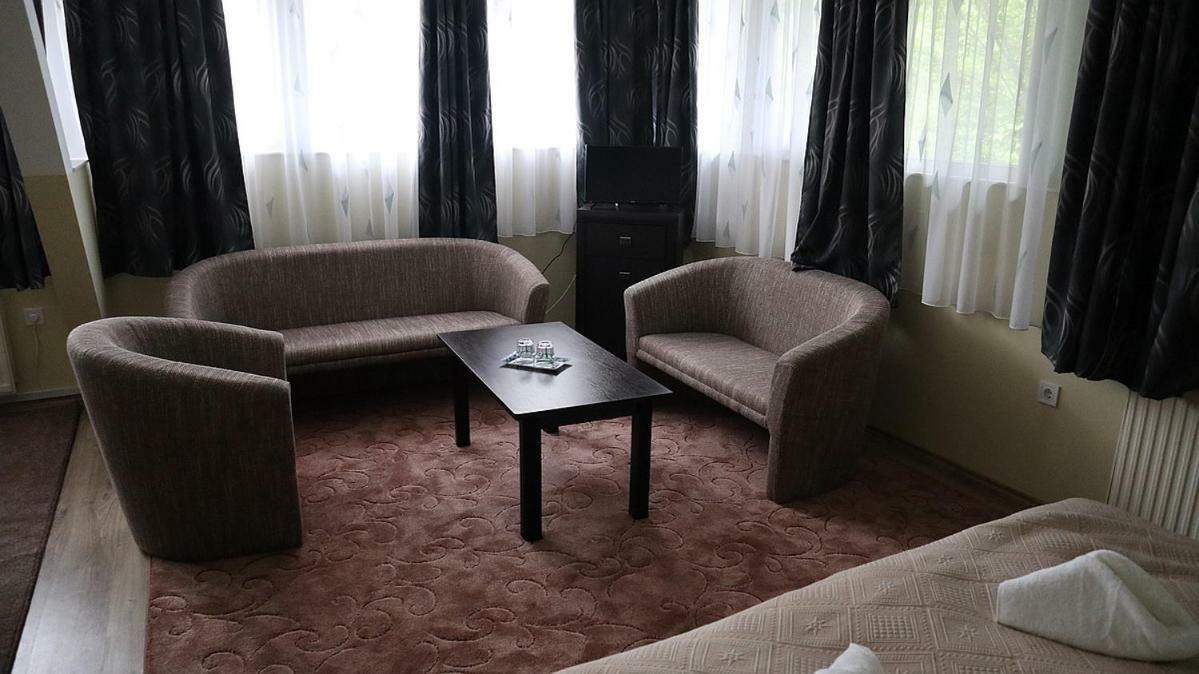 Szlovak Panzio Hotel Бекесксаба Екстериор снимка