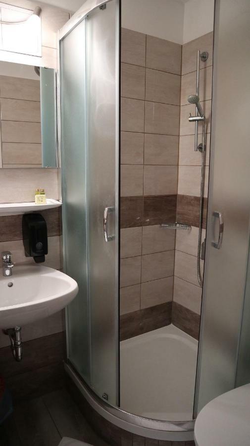 Szlovak Panzio Hotel Бекесксаба Екстериор снимка