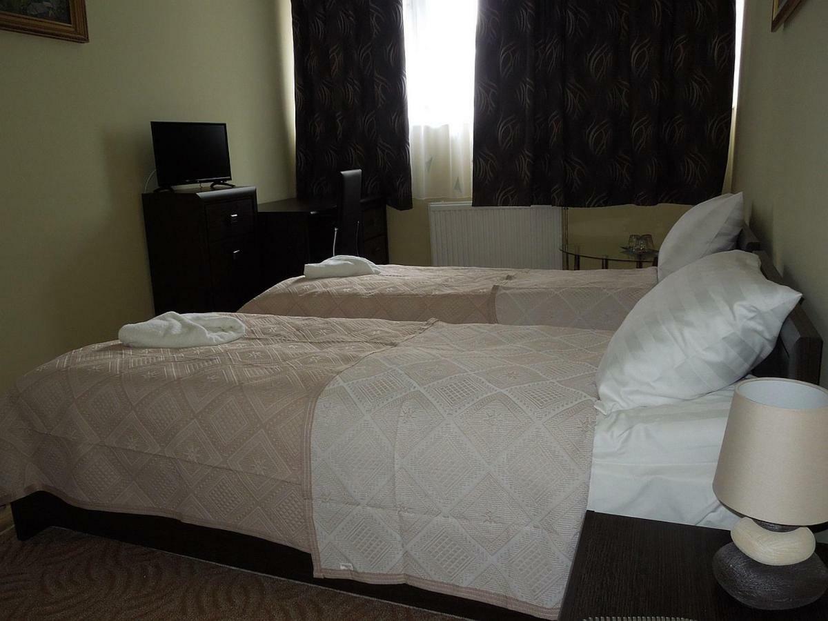 Szlovak Panzio Hotel Бекесксаба Екстериор снимка